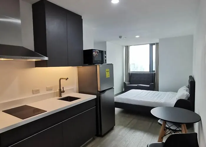 Apartment Luxury At Century Spire In Makati