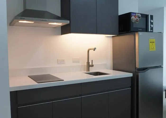 Apartment Luxury At Century Spire In Makati *