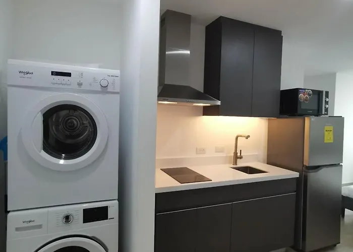 Apartment Luxury At Century Spire In Makati *